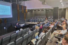 Τρίτη, 25 Ιουλίου / πρωινή συνεδρία: «H διαφύλαξη της άυλης πολιτιστικής κληρονομιάς και η επιστημονική έρευνα. Υπάρχει περιθώριο συνεργειών;». Εισήγηση της Ανδρομάχης Οικονόμου, Διευθύντριας Ερευνών Κέντρου Ερεύνης της Ελληνικής Λαογραφίας της Ακαδημίας Αθηνών.