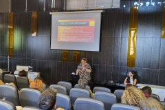 Παρασκευή, 28 Ιουλίου / πρωινή συνεδρία: «Η άυλη πολιτιστική κληρονομιά στο σχολείο». Εισήγηση της Βέρας Δηλάρη (από κοινού με Ε. Μπαζίνη και Κ. Χριστοδούλου), Εθνικής Συντονίστριας του Δικτύου Συνδεδεμένων Σχολείων της UNESCΟ-ASPnet στην Ελλάδα, Υ.ΠΑΙ.Θ.