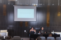 Παρασκευή, 28 Ιουλίου / πρωινή συνεδρία: «Παραδοσιακά επαγγέλματα και τέχνες ως αντικείμενο οργανωμένης εκμάθησης». Εισήγηση της Δέσποινας Μαλλή, ιδρυτικού μέλους του Κέντρου Διά Βίου Μάθησης «Ασκαρδαμυκτί».